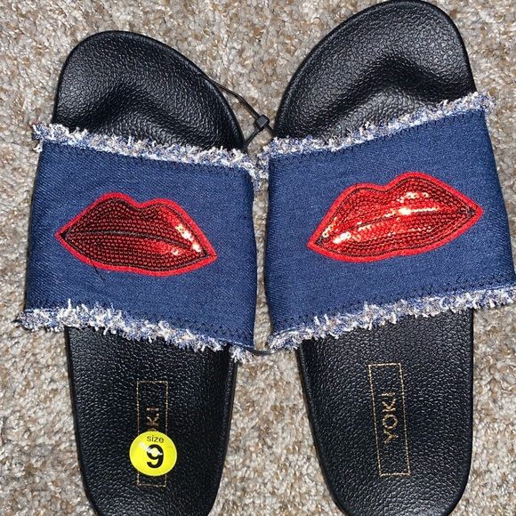 Michael Kors, Kate Spade & more brands - Picture 8 of 12